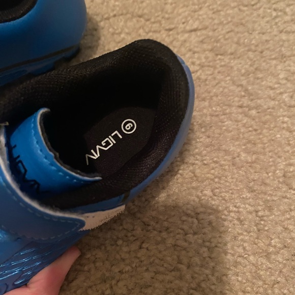 Blue Kids cleats with Velcro Strap - Picture 3 of 3